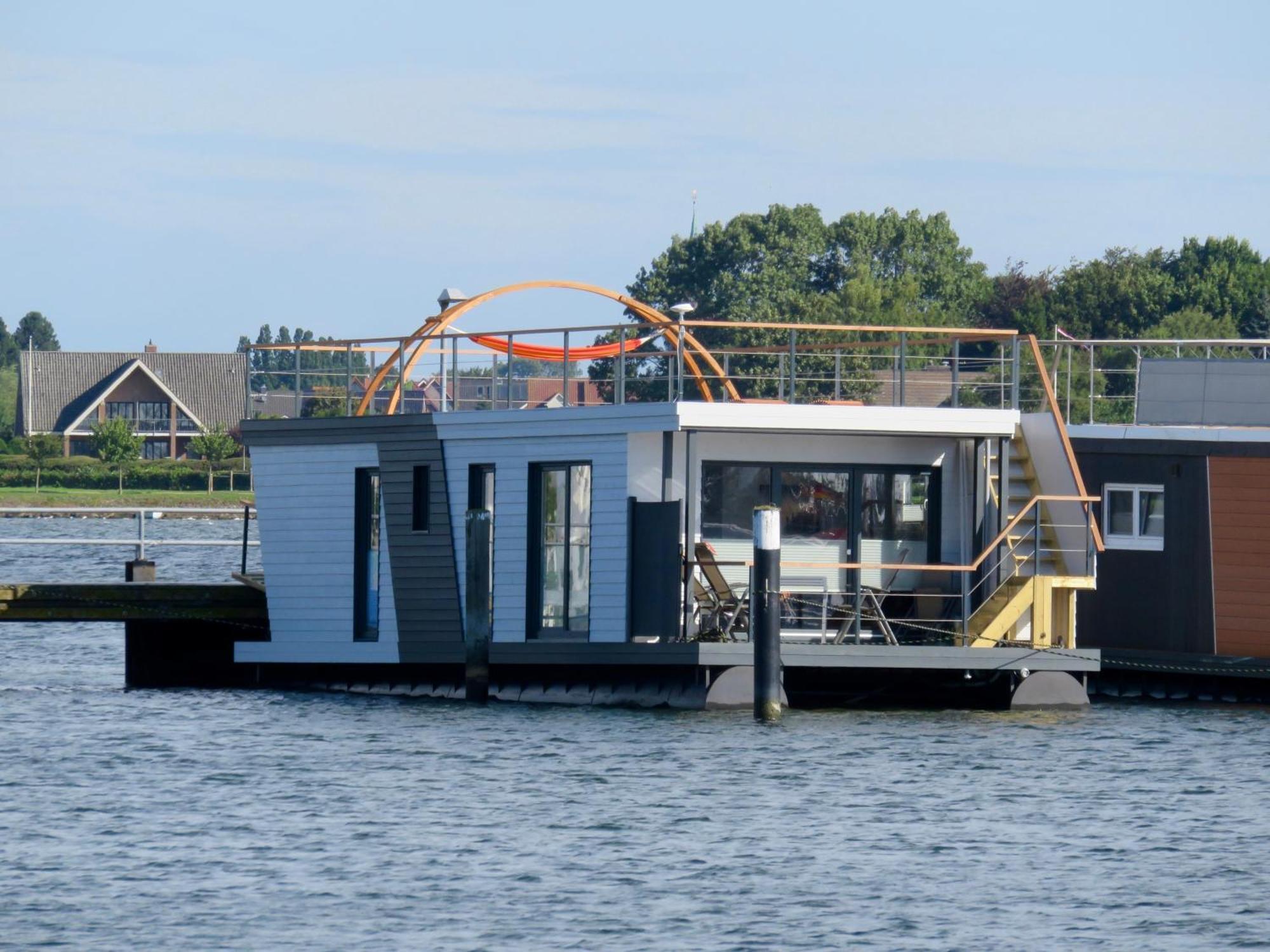 Отель Hausboot Фемарн Экстерьер фото